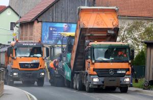 ASFALTIRANJE UNEC 05 FOTO LJUBO VUKELIČ